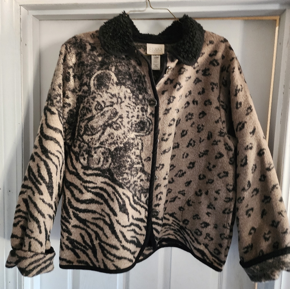Cedar canyon clothing co. Jacket,animal print. Size large.